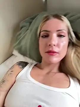 luanahott online show from March 25, 1:03 pm