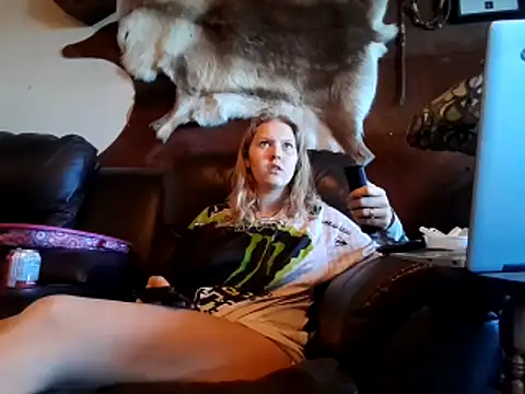 Ryan and Aurora online show from April 20, 3:15 pm