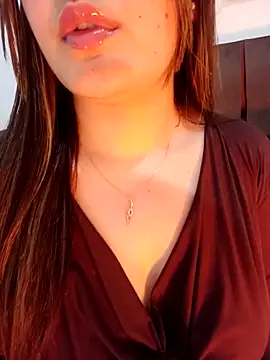 im here- online show from April 22, 8:50 pm