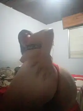 lucylovles online show from April 18, 2:25 am