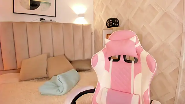 Haru Bonny online show from February 7, 9:07 pm