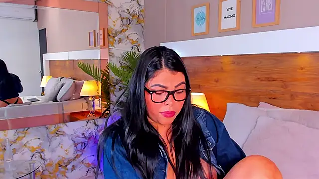 EmaBakker online show from October 24, 1:29 pm