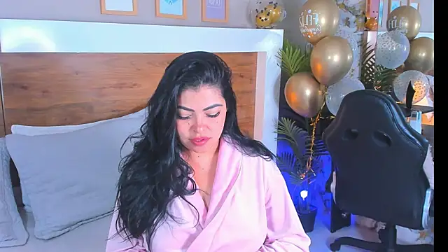 EmaBakker online show from April 12, 11:46 am