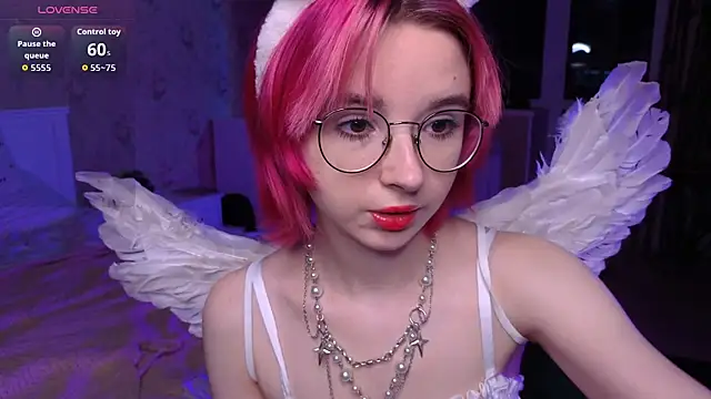 Snapshot of Nora_Failure chatting on September 20, 1:09 pm Nora Failure online show from September 20, 1:09 pm