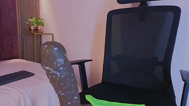 Emy leon online show from October 21, 8:02 pm