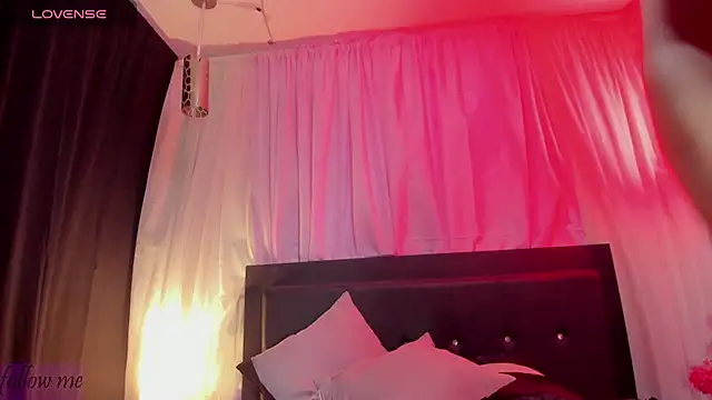 brittany williams  online show from March 25, 4:06 am