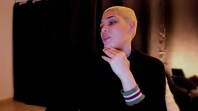 Charlee pink online show from January 11, 2:27 am