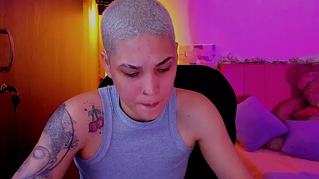 Charlee pink online show from March 29, 10:09 pm