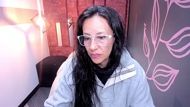 Abrillee1 online show from November 7, 12:11 pm