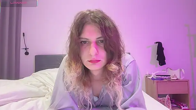 Alice Pinkhead online show from December 2, 5:20 am