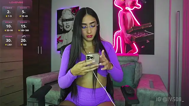 Snapshot of emmagrecco_ chatting on October 2, 10:48 pm emmagrecco  online show from October 2, 10:48 pm