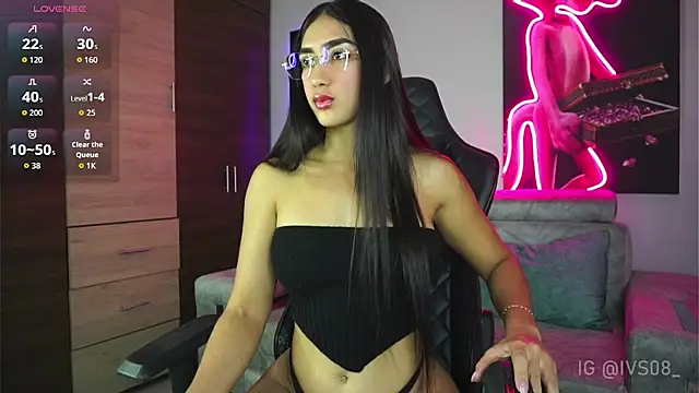 Snapshot of emmagrecco_ chatting on September 22, 9:35 pm emmagrecco  online show from September 22, 9:35 pm