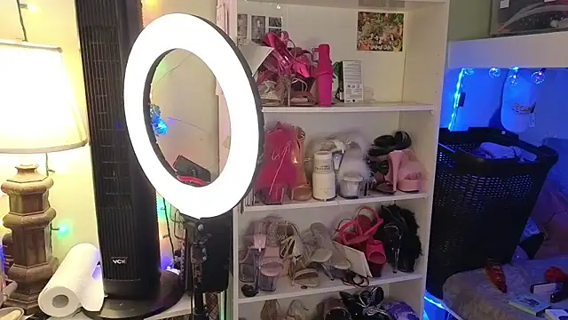 cunty tranny lydia online show from April 12, 4:04 am