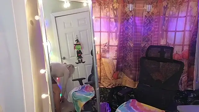 cunty tranny lydia online show from November 4, 3:55 am