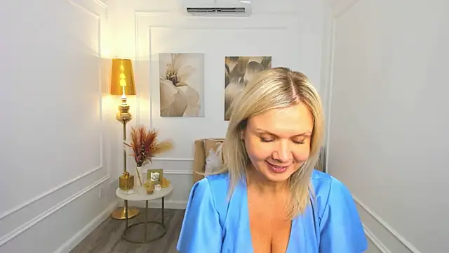 AgathaKlouin online show from March 22, 11:27 am