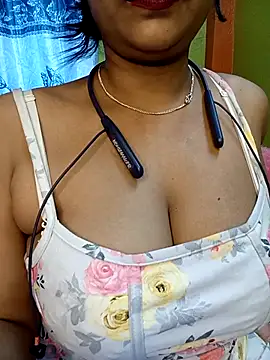 Sony-Model online show from March 15, 9:55 am