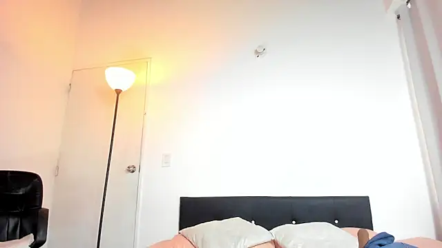 DailaSmith online show from March 28, 12:37 pm