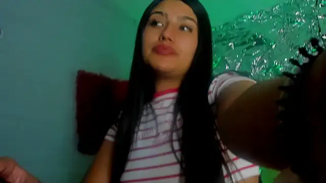 SarahStones online show from March 12, 5:10 am