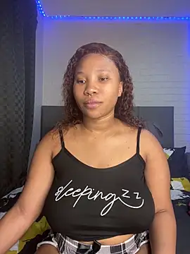 DrippinCaramelCutie online show from March 3, 10:38 pm