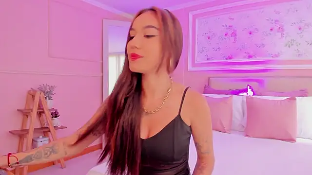 scarlet castro online show from March 6, 5:30 pm