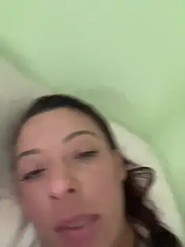 leelecarolinna online show from February 13, 7:15 pm