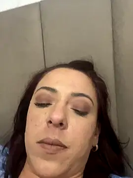 leelecarolinna online show from September 17, 7:50 am