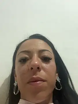 leelecarolinna online show from April 27, 7:16 am