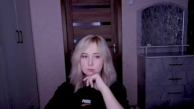 Kristy-Max online show from March 10, 10:47 pm