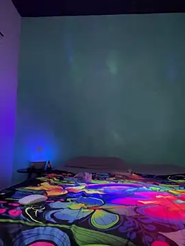 xMirana  online show from February 19, 8:47 am