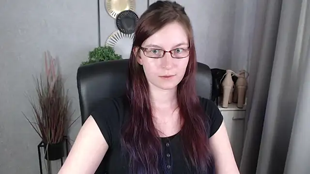 emmaxDelight online show from March 11, 1:36 pm