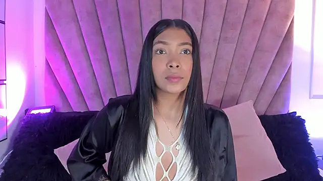 KarolRojas  online show from October 21, 3:32 am
