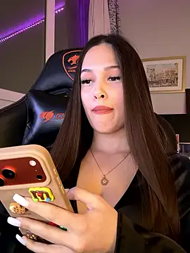 EricaWalls online show from February 3, 6:56 pm