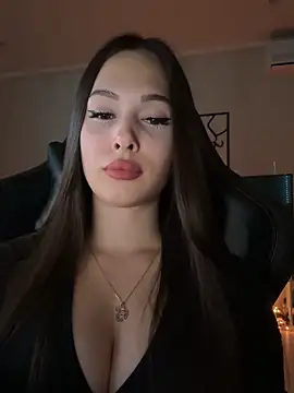 EricaWalls online show from September 8, 6:40 pm