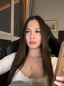 EricaWalls online show from March 20, 8:47 pm