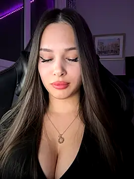 EricaWalls online show from November 22, 7:27 pm