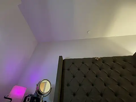 XXXLollipopsJuicy online show from March 14, 7:20 am