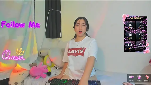 litle mily  online show from April 5, 12:53 am