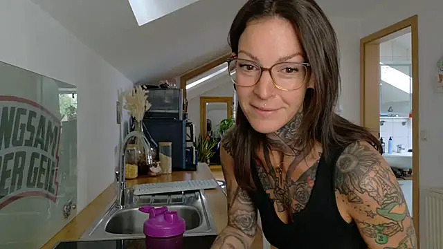 BrownieyQueen online show from July 23, 7:27 am