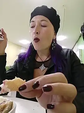 sophie banger online show from March 18, 10:59 pm