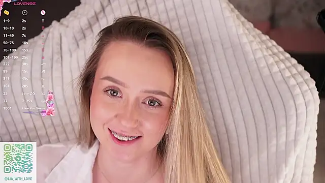 HollisBeckett online show from February 3, 7:02 am