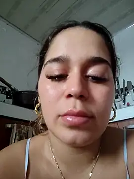 LaurenWelly  online show from April 15, 7:58 pm