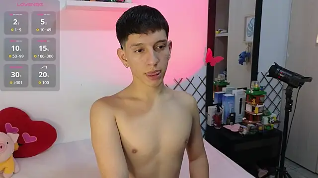 milky  boy  online show from December 2, 4:36 am