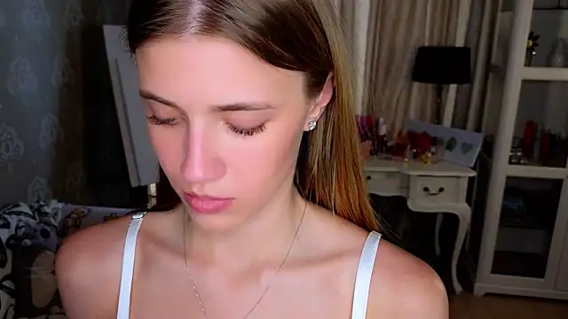 AnneFoxy online show from June 2, 9:43 am