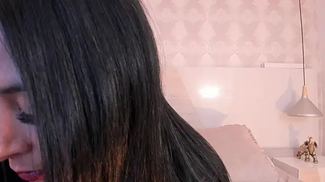 IvannaAnggel online show from April 8, 1:13 pm