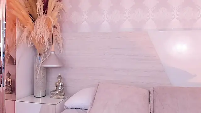 IvannaAnggel online show from June 1, 1:24 pm