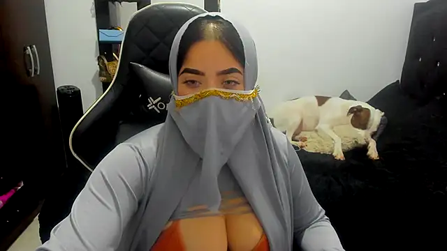 janna isa online show from October 18, 10:11 pm