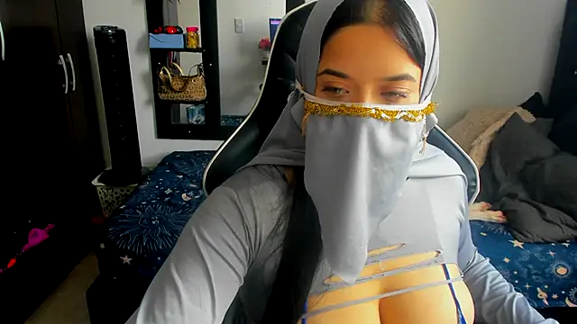 janna isa online show from October 15, 9:28 pm