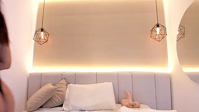 valerysantos  online show from January 17, 12:12 pm