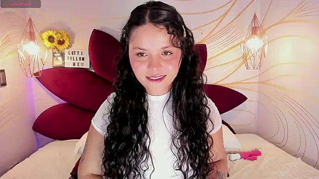 Snapshot of LottiCarter chatting on September 18, 7:29 am LottiCarter online show from September 18, 7:29 am