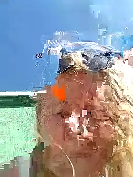 Snapshot of Ladykiss833 chatting on October 13, 1:36 pm Ladykiss833 online show from October 13, 1:36 pm